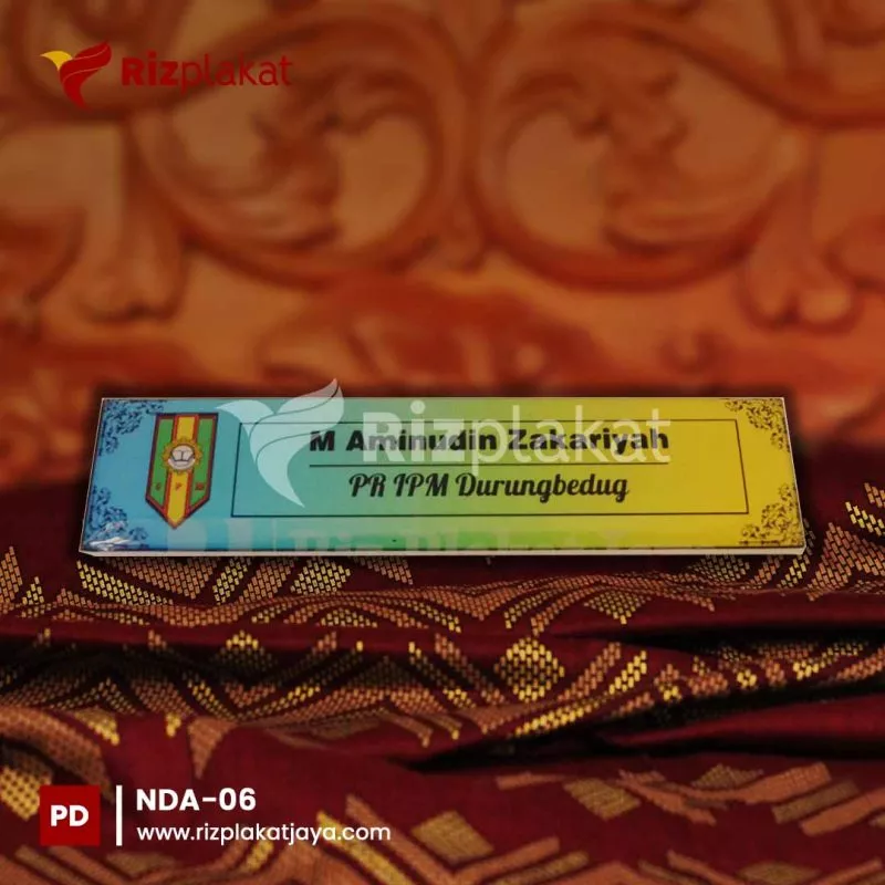 nama dada akrilik Surabaya