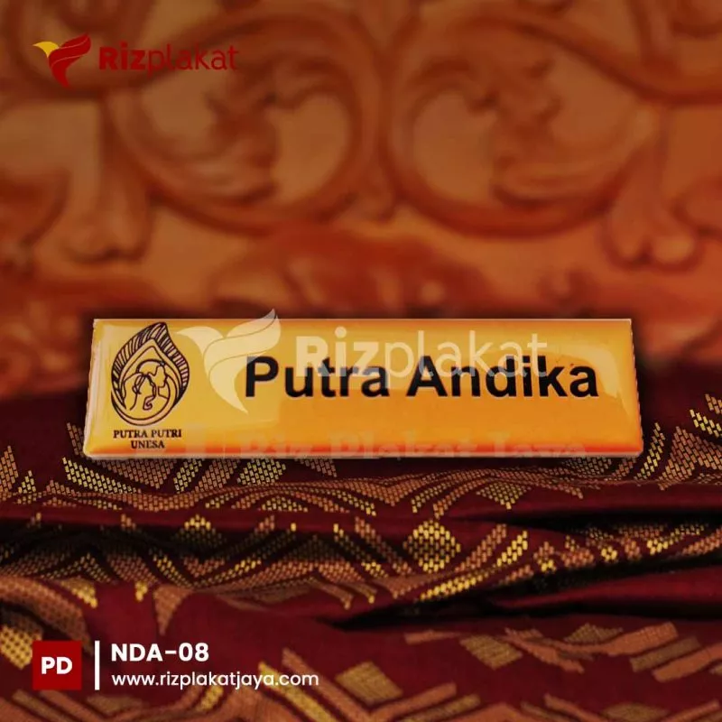 nama dada akrilik custom