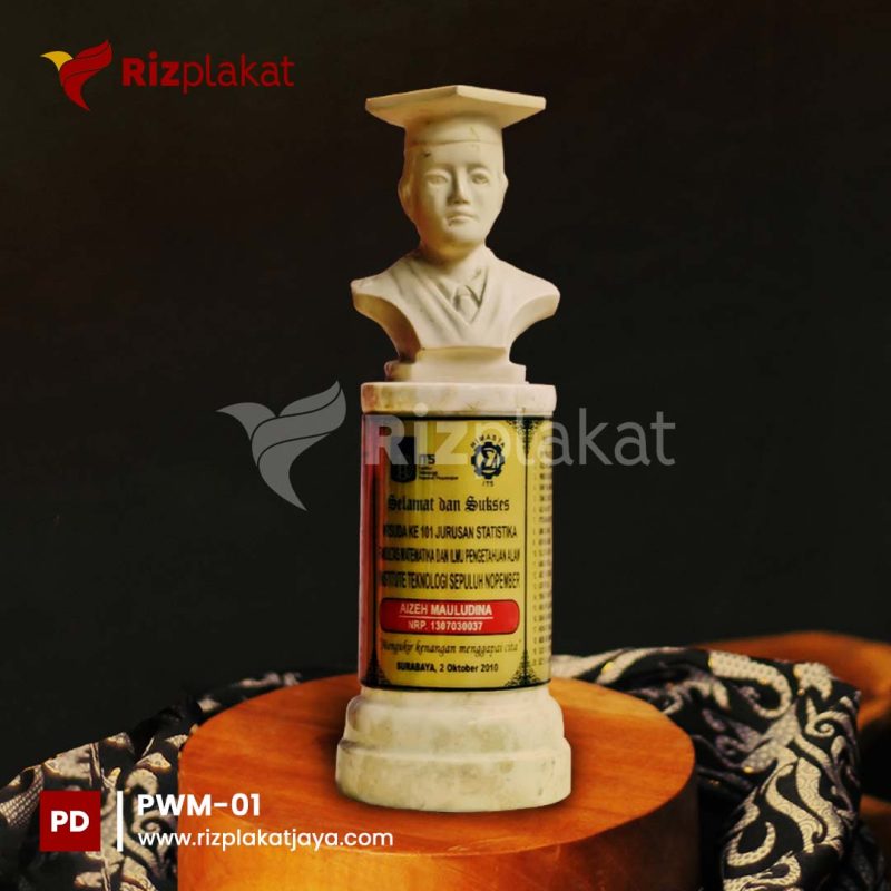 PWM-01 patung wisuda marmer