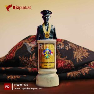 patung marmer wisuda custom