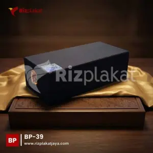 Box Plakat Eksklusif Bahan Bludru