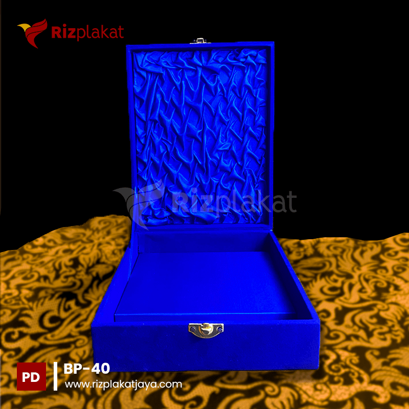 BP-40 Box Plakat Akrilik Wisuda Sekolah