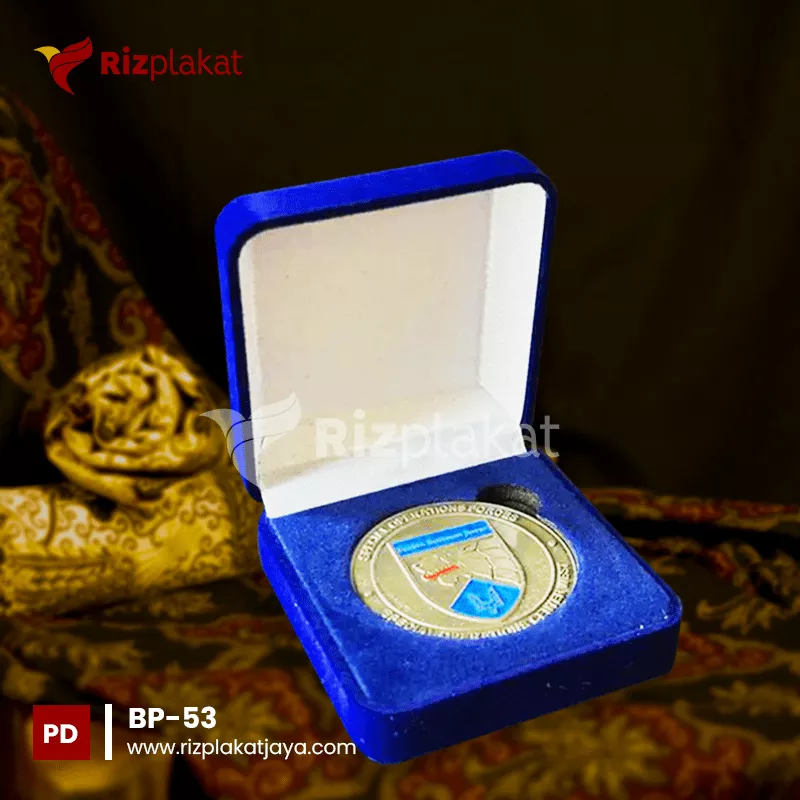 Box Medali Logam Elegan