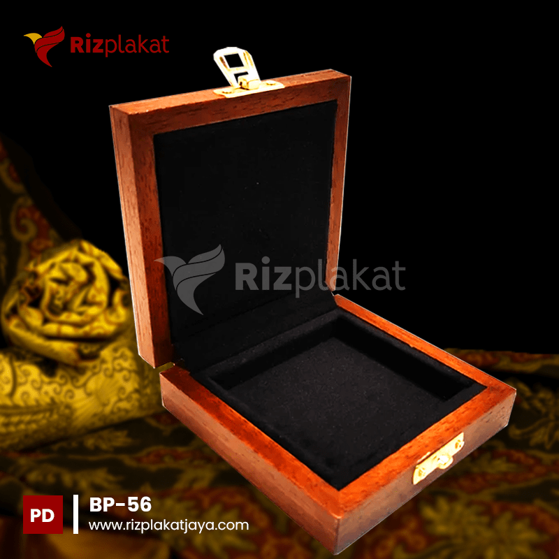 BP-56 box plakat kayu eksklusif
