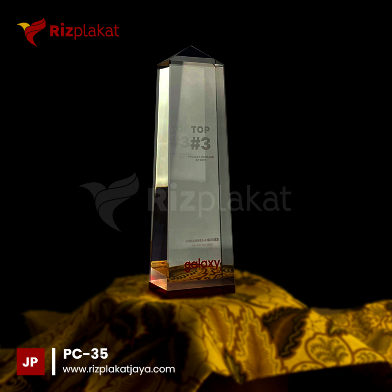 PC-35 Plakat Kristal Penghargaan Karyawan