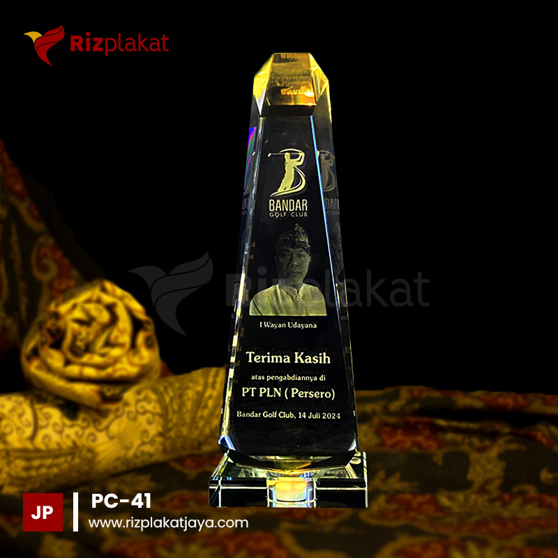 PC-41 Plakat Kristal Dedikasi Pengabdian