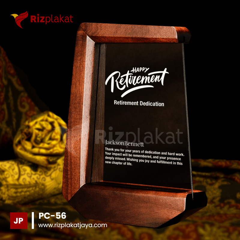 PC-56 Plakat Kristal Dedikasi Karyawan