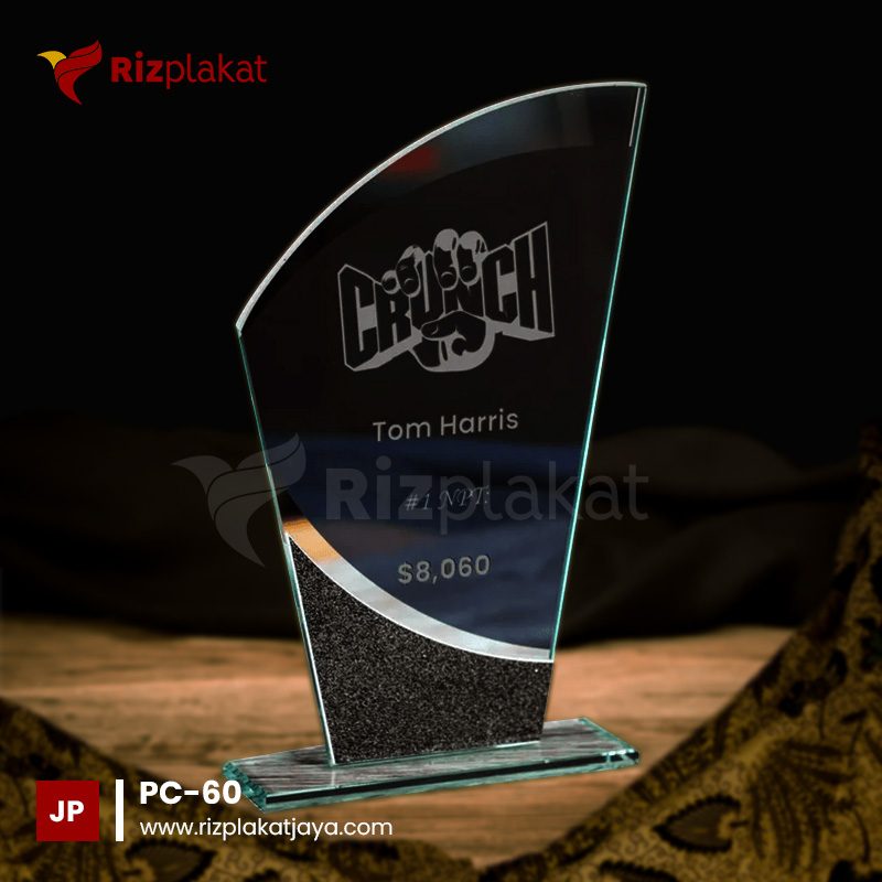 Plakat Kristal untuk Juara Lomba