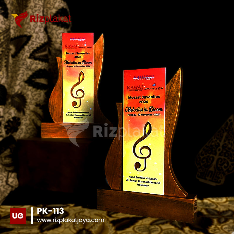 PK-113 Plakat Kayu Hotel Santika Makassar