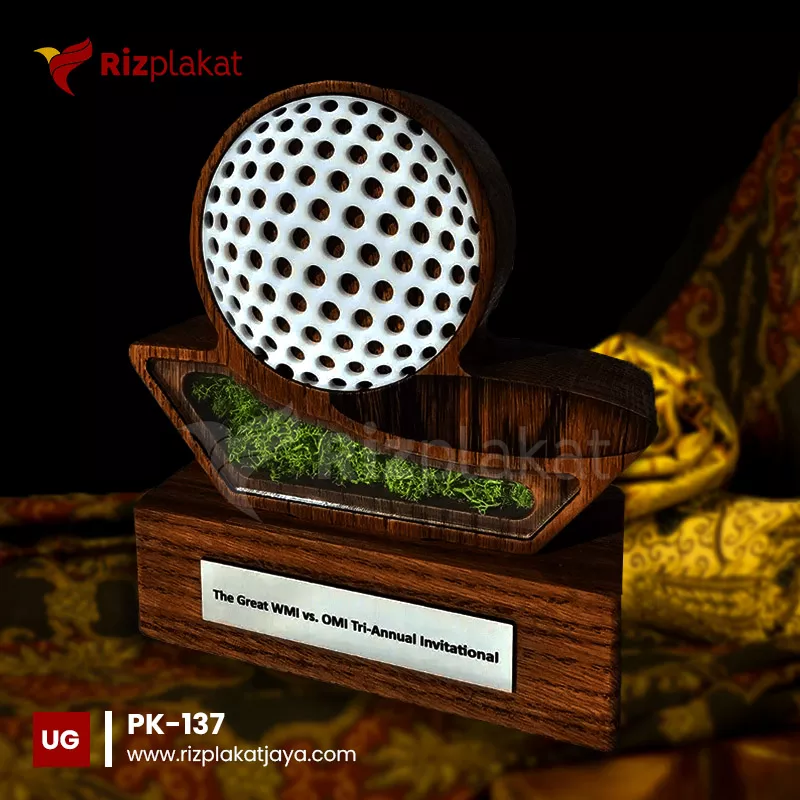 Desain Custom Plakat Kayu Eksklusif