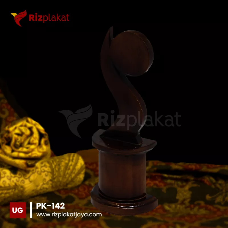 Model Plakat Kayu Desain Simple