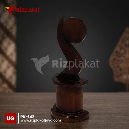 Model Plakat Kayu Desain Simple