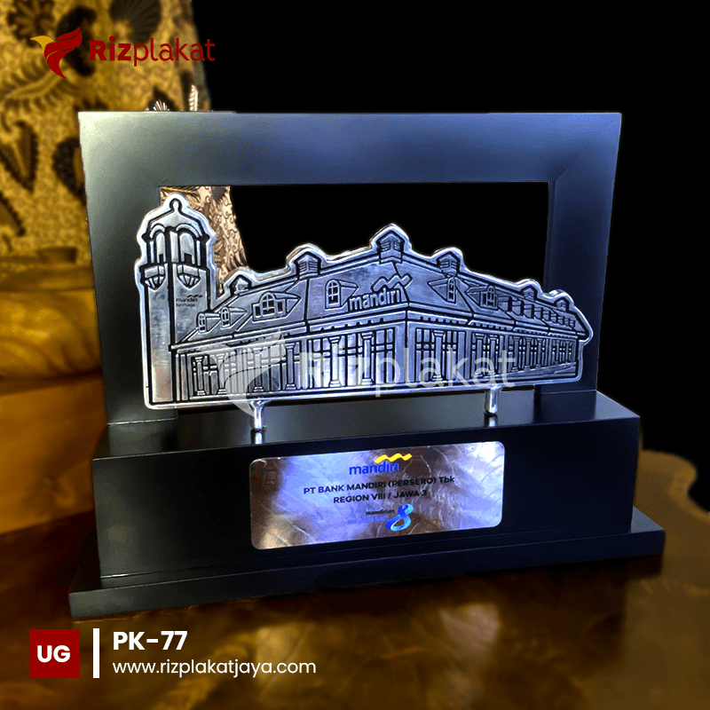 Plakat Kayu PT Bank Mandiri (Persero) Tbk