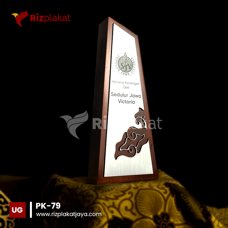 PK-79 Plakat Kayu Desain Batik