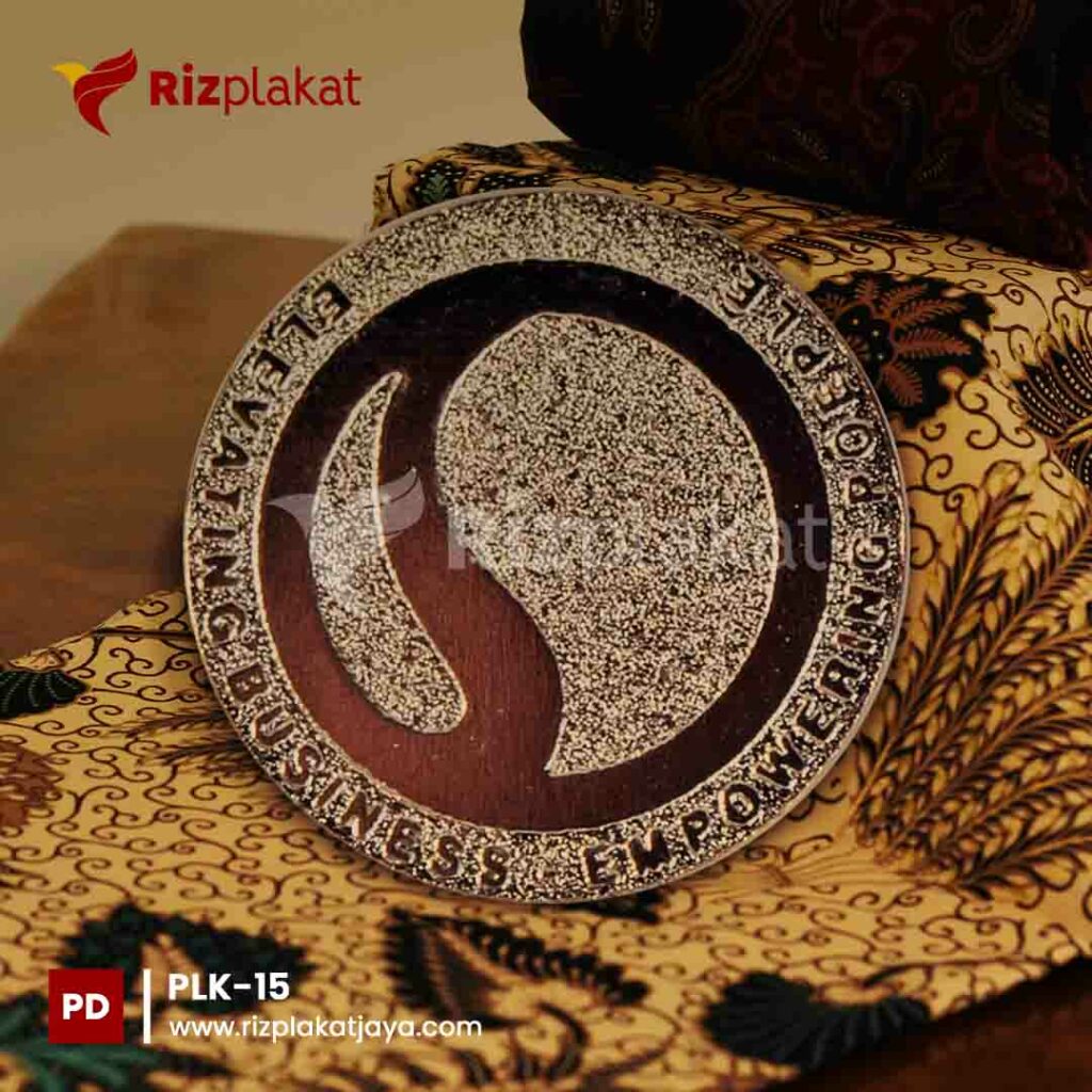 Pin Lencana Eksklusif Logo Perusahaan