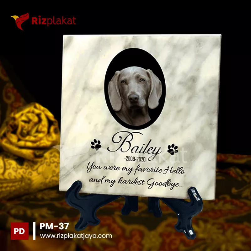 Model Plakat Marmer Bentuk Persegi