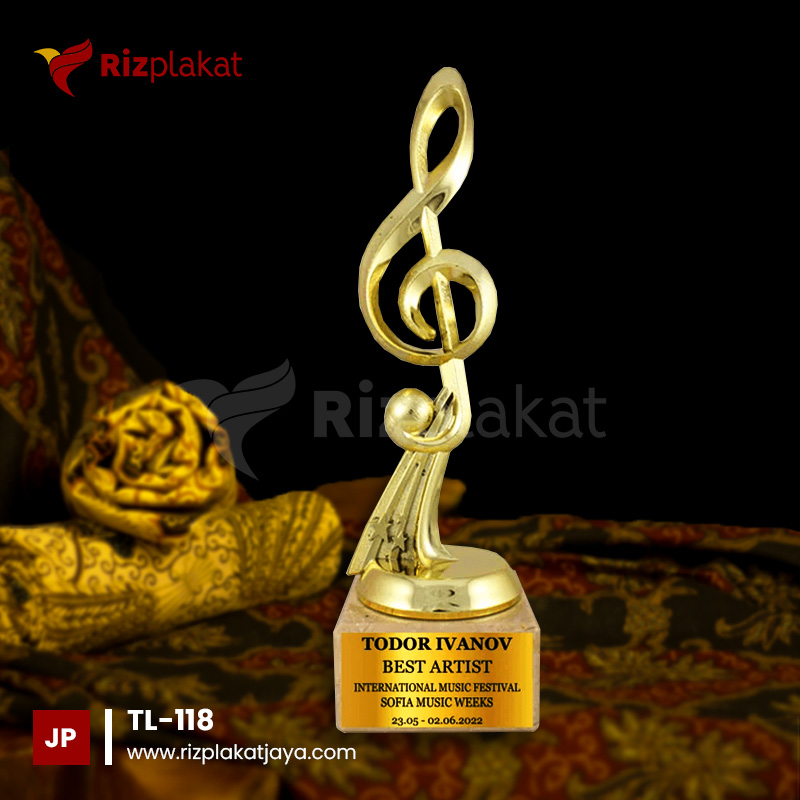TL-118 Piala Logam Festival Musik