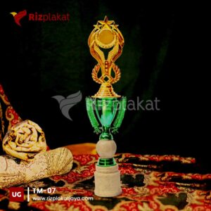 desain trophy marmer