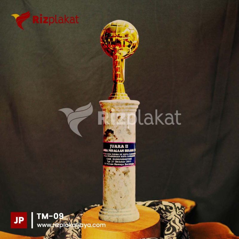 TM-09 contoh trophy marmer