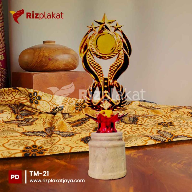 TM-21 trophy marmer perusahaan