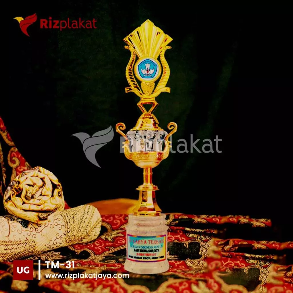 trophy marmer dengan nama