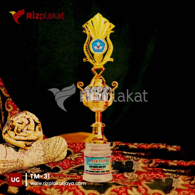 TM-31 trophy marmer dengan nama
