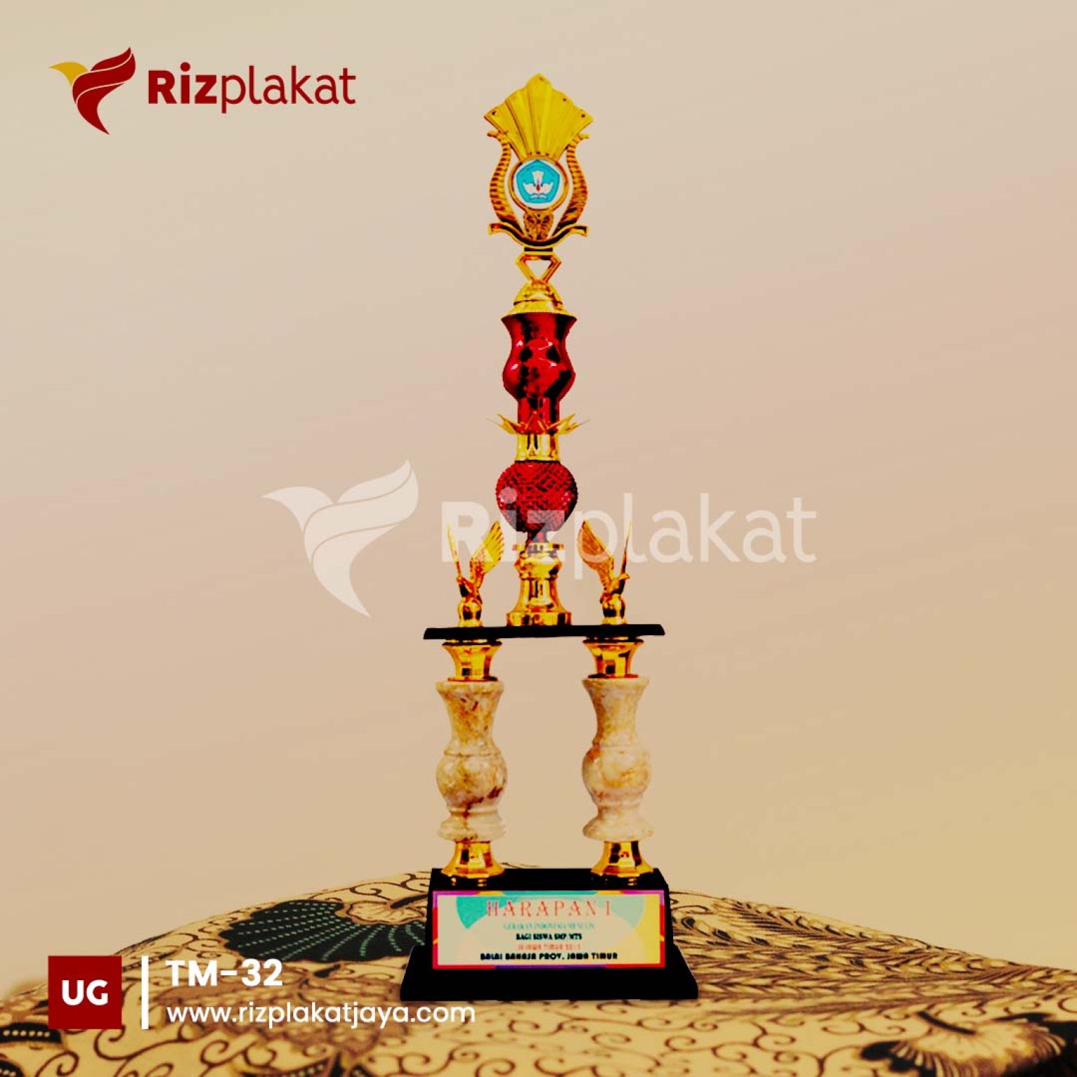 TM-32 trophy marmer Jakarta