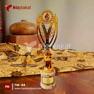 jasa pembuatan trophy marmer