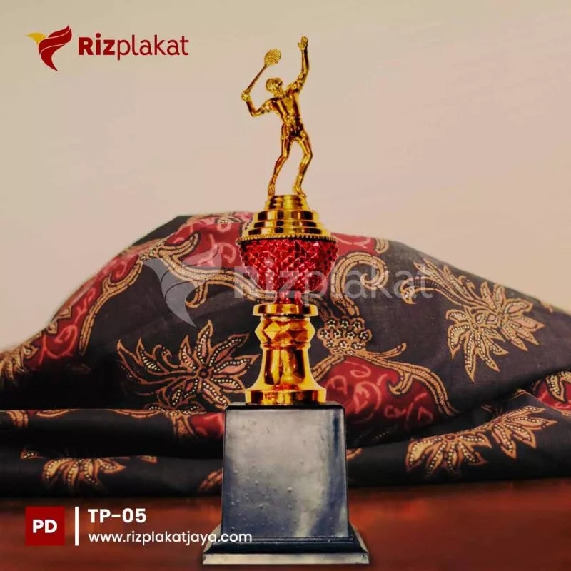 Trofi plastik juara