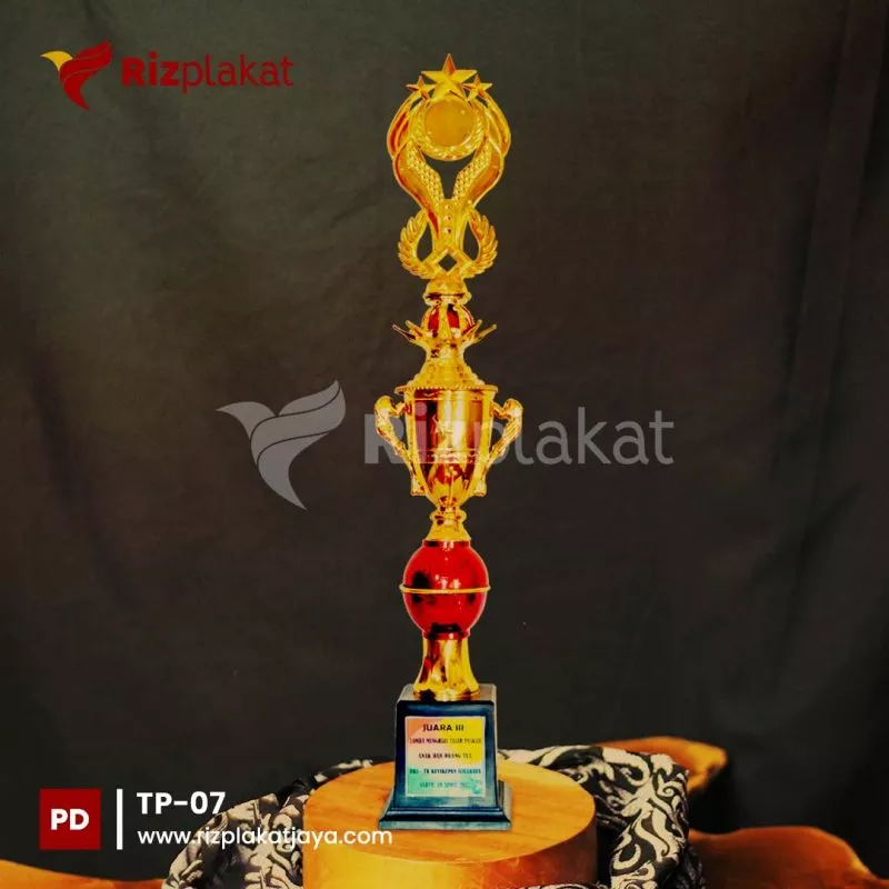 Piala Plastik Kejuaraan