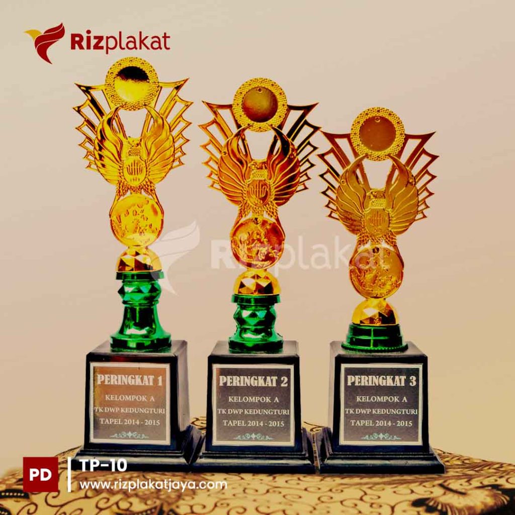Trophy Plastik Olimpiade