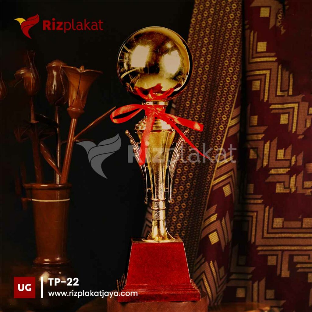 Trophy Plastik Turnamen