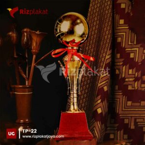 Trophy Plastik Turnamen