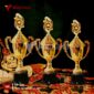 Piala plastik eksklusif