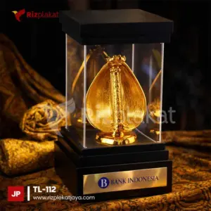 Trophy Logam Alat Musik Tradisional – Simbol Budaya dalam Bingkai Apresiasi