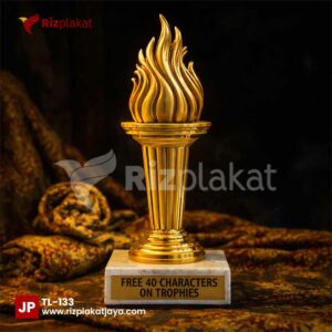 trophy loham bentuk obor untuk event olahraga