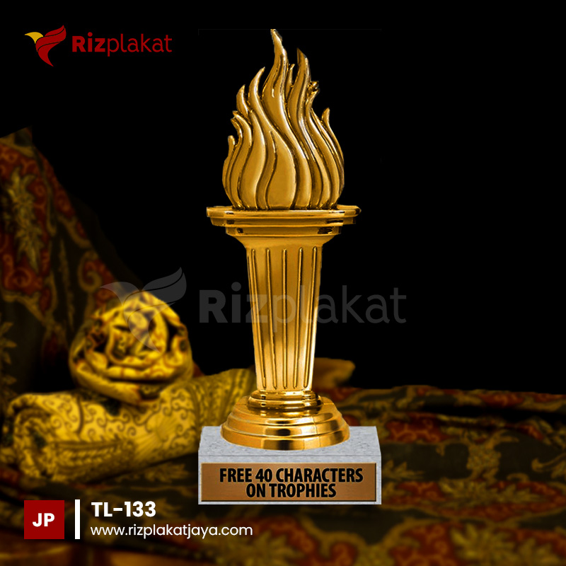 TL-133 Piala Logam Bentuk Obor Elegan
