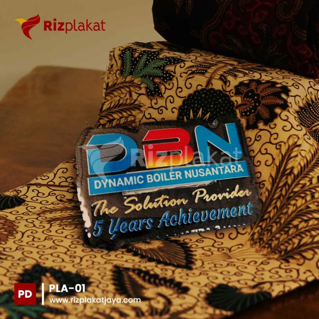 Pin Lencana Akrilik Unik