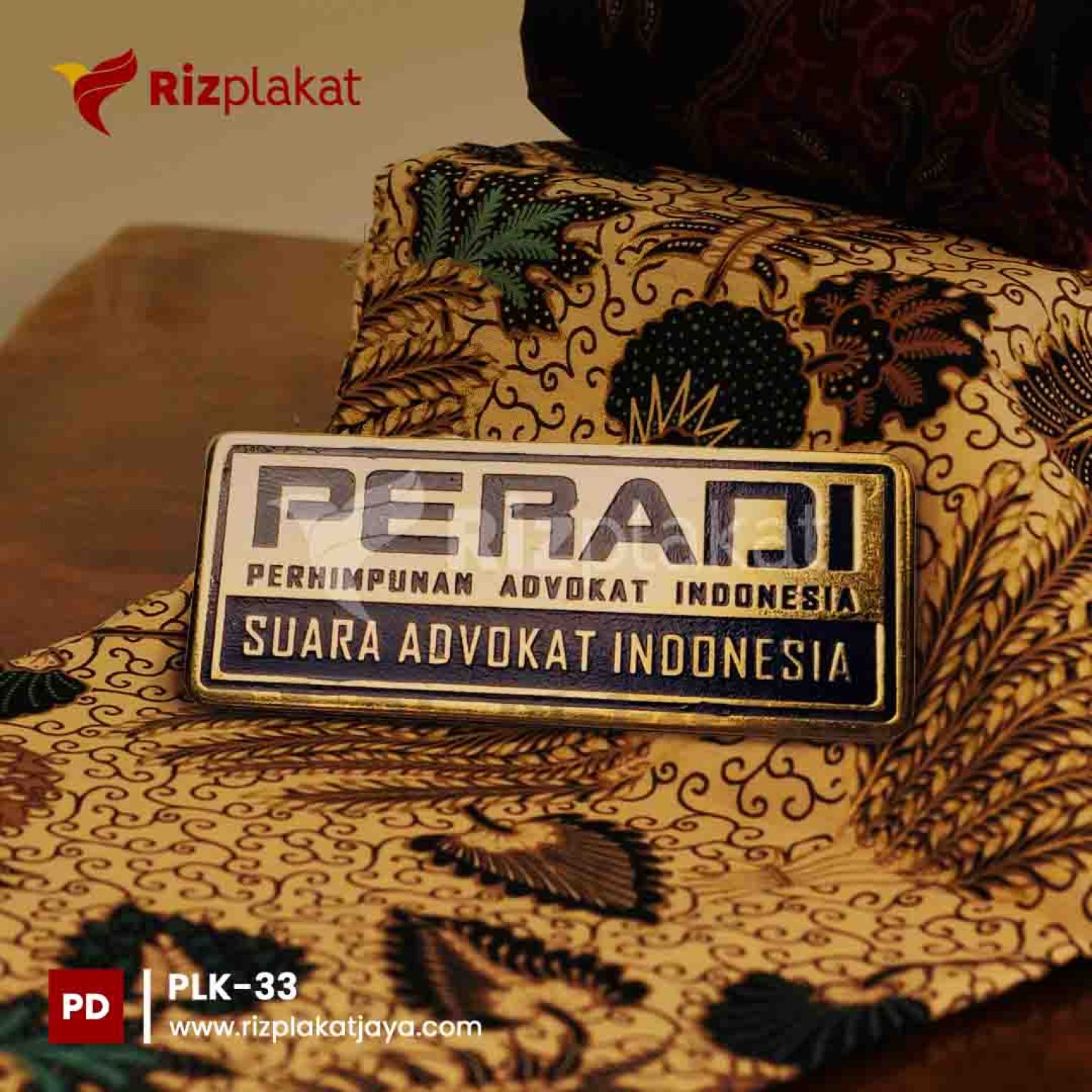 PLK-33 pin lencana kuningan peradi