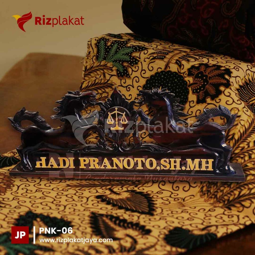 papan nama meja unik