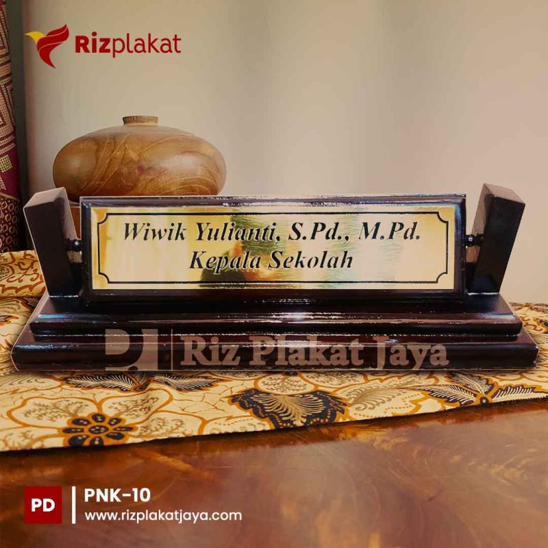 PNK-10 papan nama kayu unik