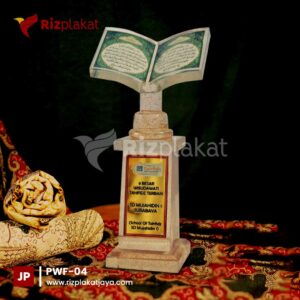 patung wisuda resin Surabaya