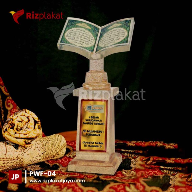 PWF-04 patung wisuda resin Surabaya