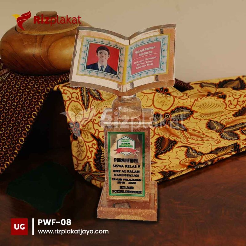PWF-08 jual patung wisuda resin
