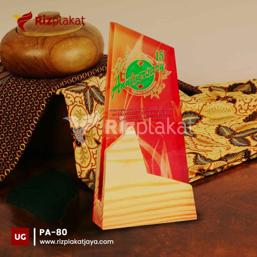 Plakat Akrilik Kayu Unik