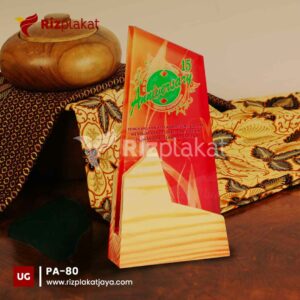Plakat Akrilik Kayu Unik