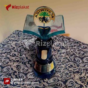 Model Piala untuk Adiwiyata