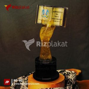 Trophy Exclusive Dinas Perpustakaan dan Kearsipan