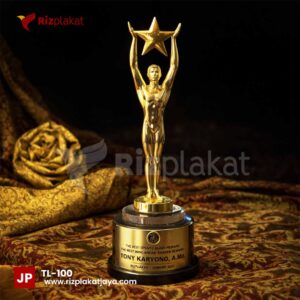 Piala Logam untuk Penghargaan Instansi – Simbol Kejayaan dan Penghargaan Tertinggi
