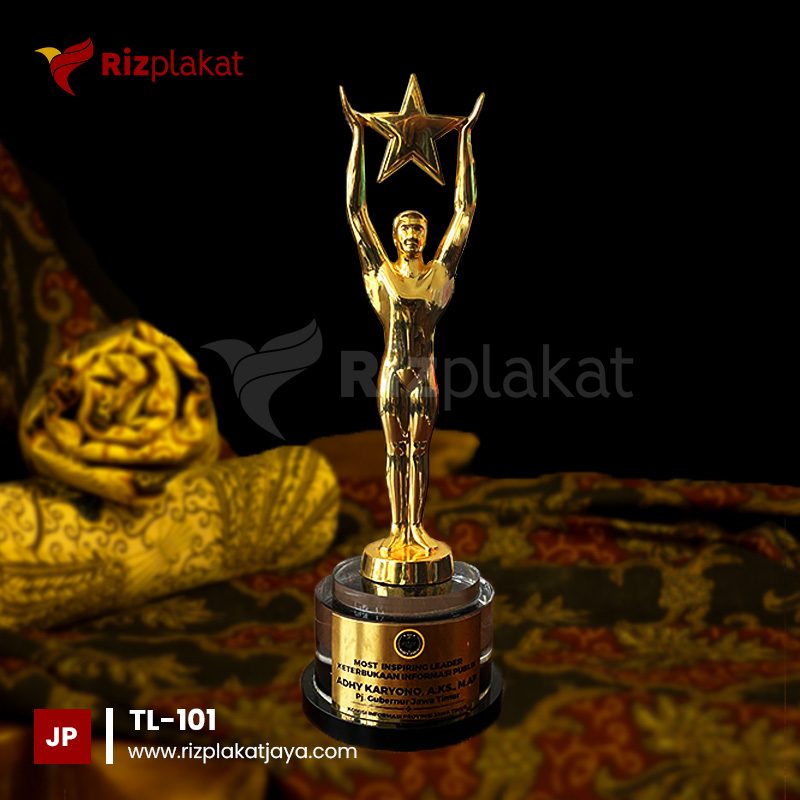 Piala Logam Untuk Penghargaan Instansi